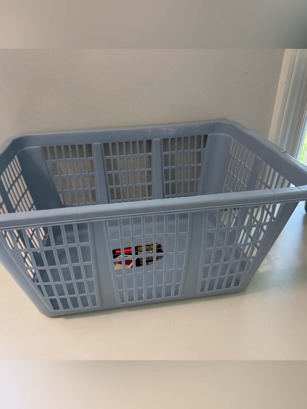 Vtg 1990's Rubbermaid Light Blue Rugged Heavy-Duty Laundry Basket 2965